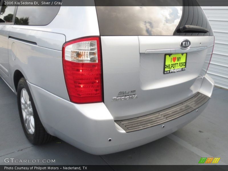 Silver / Gray 2006 Kia Sedona EX
