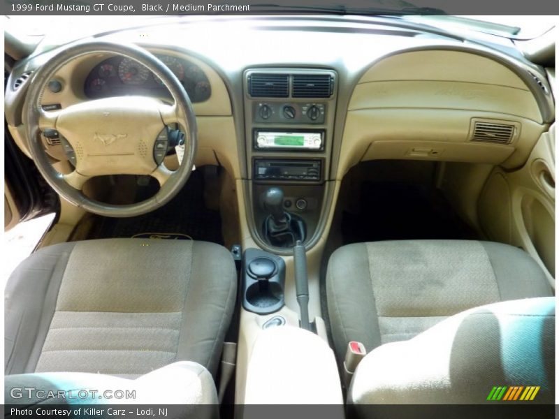 Dashboard of 1999 Mustang GT Coupe