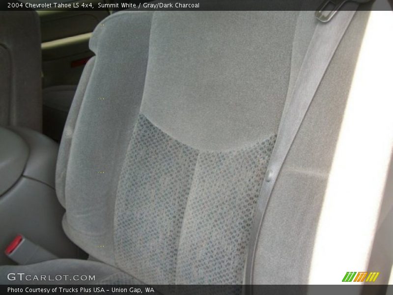 Summit White / Gray/Dark Charcoal 2004 Chevrolet Tahoe LS 4x4