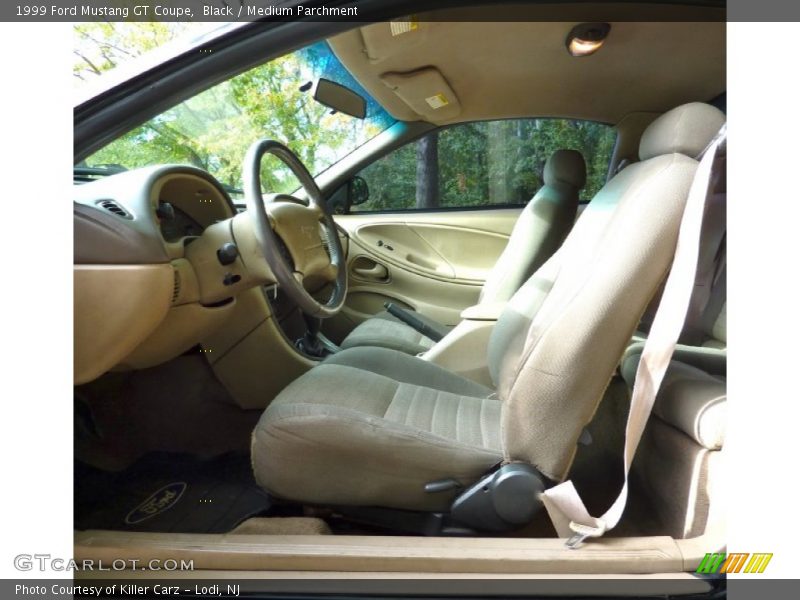 Black / Medium Parchment 1999 Ford Mustang GT Coupe