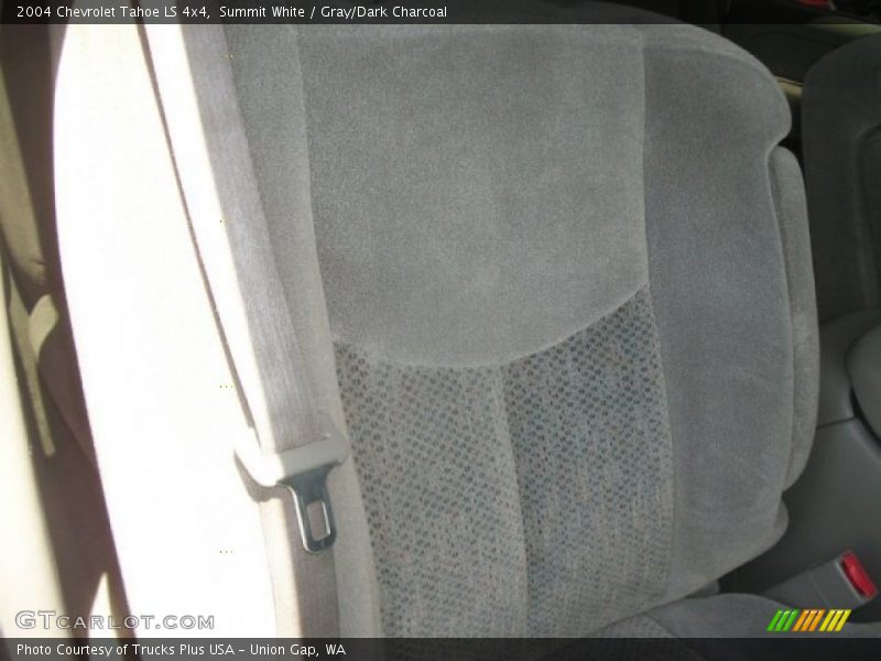 Summit White / Gray/Dark Charcoal 2004 Chevrolet Tahoe LS 4x4