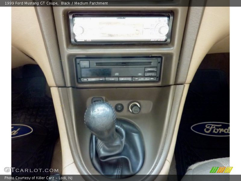Black / Medium Parchment 1999 Ford Mustang GT Coupe