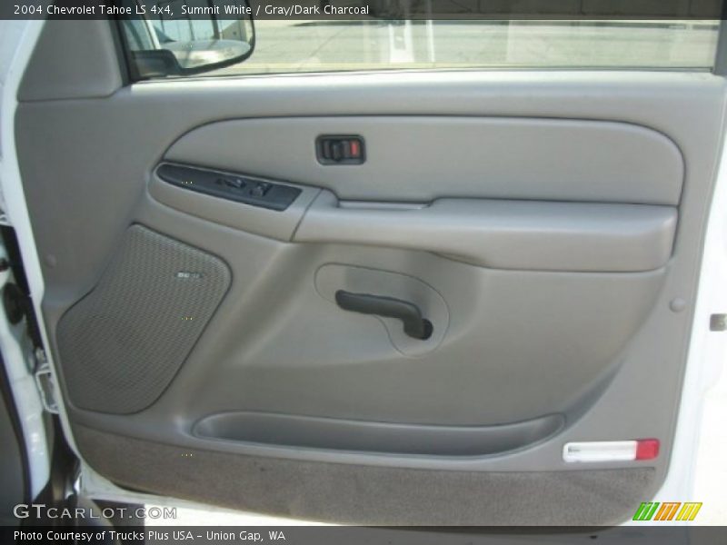 Summit White / Gray/Dark Charcoal 2004 Chevrolet Tahoe LS 4x4