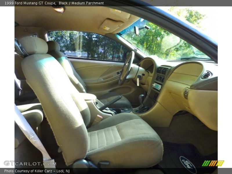 Black / Medium Parchment 1999 Ford Mustang GT Coupe
