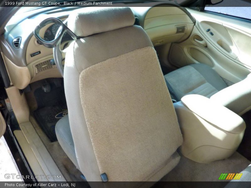 Black / Medium Parchment 1999 Ford Mustang GT Coupe
