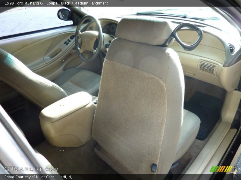 Black / Medium Parchment 1999 Ford Mustang GT Coupe
