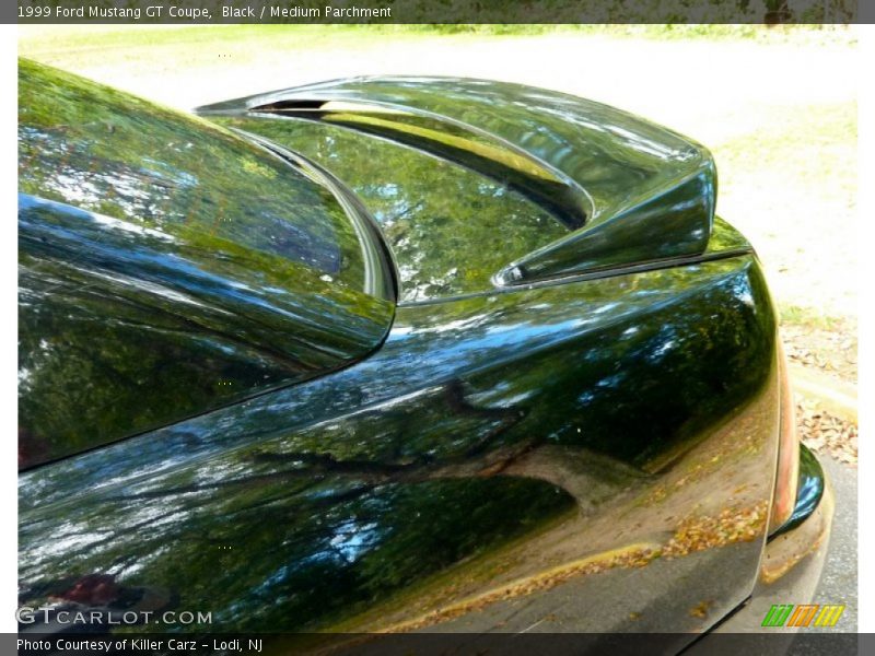 Black / Medium Parchment 1999 Ford Mustang GT Coupe