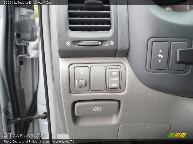 Silver / Gray 2006 Kia Sedona EX