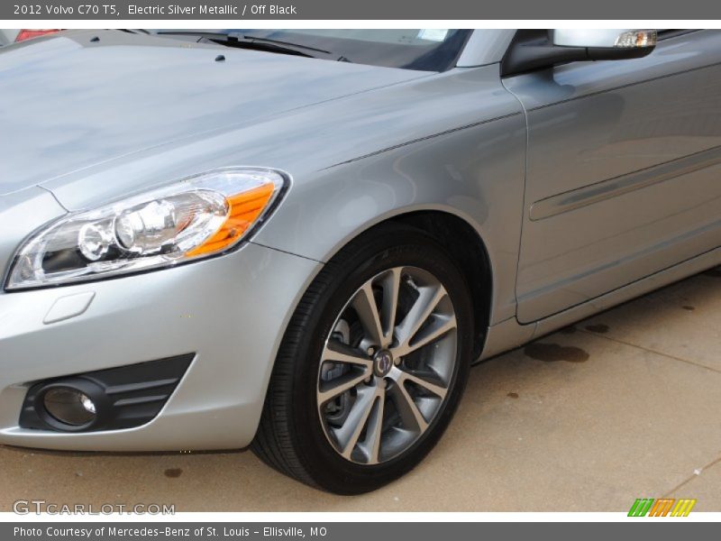 Electric Silver Metallic / Off Black 2012 Volvo C70 T5