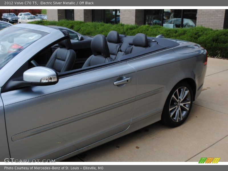 Electric Silver Metallic / Off Black 2012 Volvo C70 T5