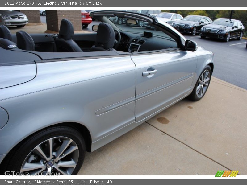 Electric Silver Metallic / Off Black 2012 Volvo C70 T5