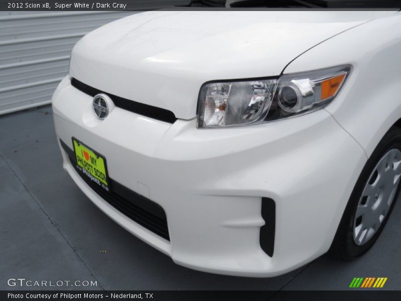 Super White / Dark Gray 2012 Scion xB