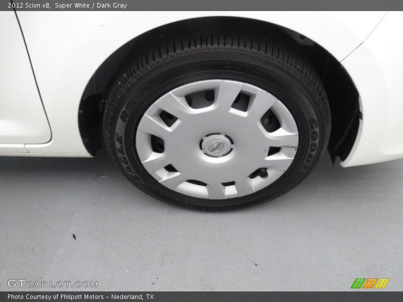 Super White / Dark Gray 2012 Scion xB