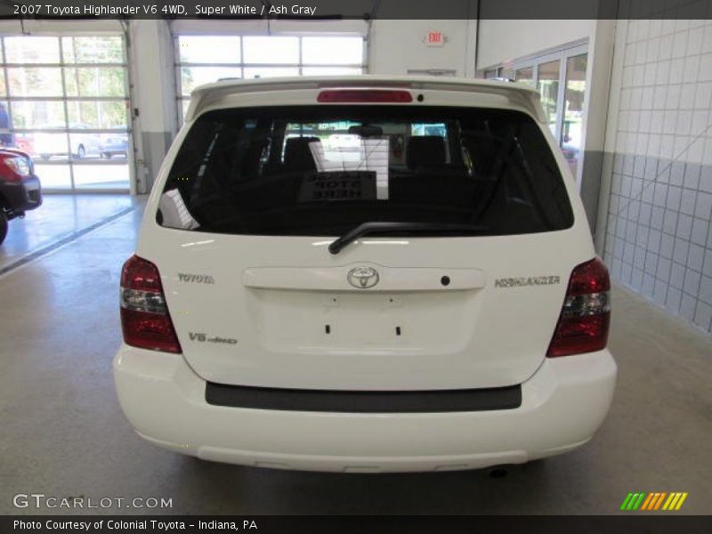 Super White / Ash Gray 2007 Toyota Highlander V6 4WD