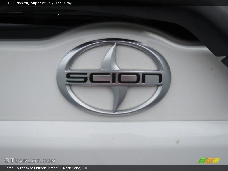 Super White / Dark Gray 2012 Scion xB