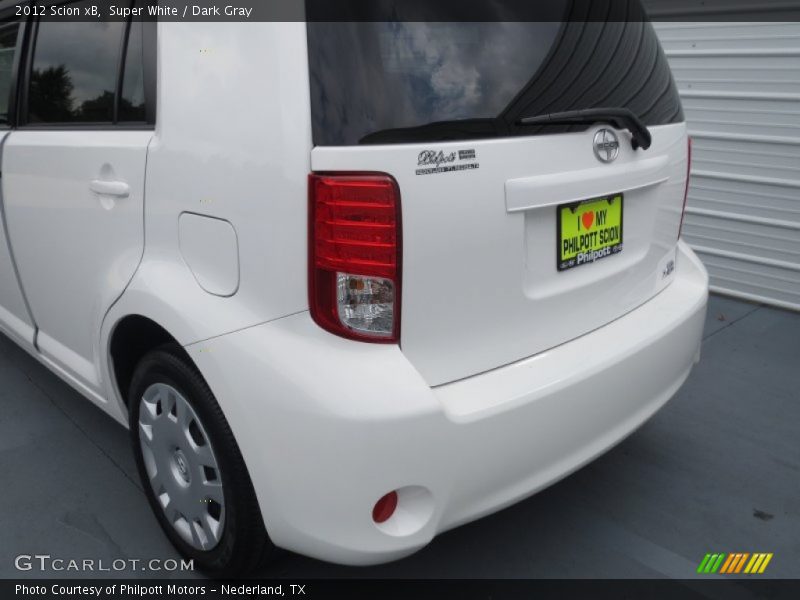 Super White / Dark Gray 2012 Scion xB