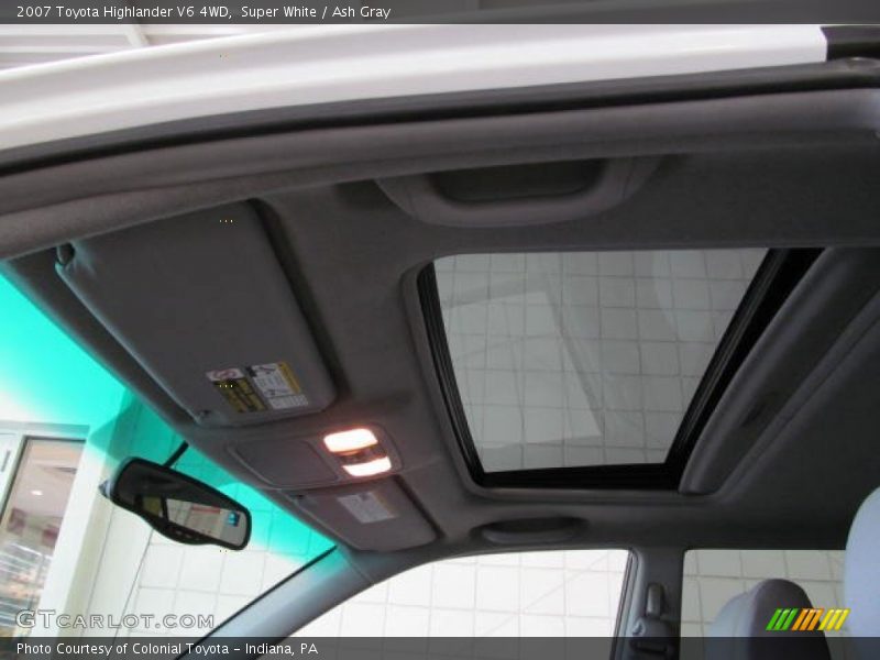 Super White / Ash Gray 2007 Toyota Highlander V6 4WD