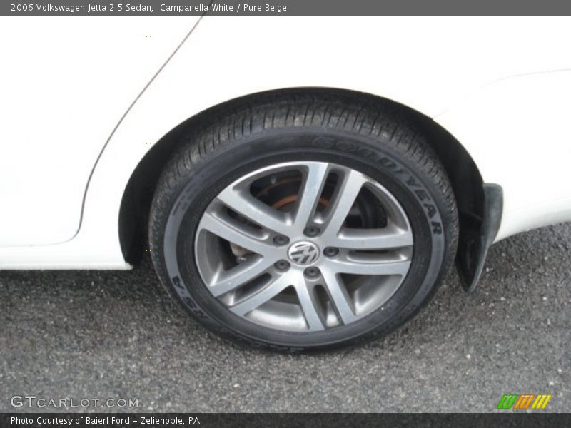 Campanella White / Pure Beige 2006 Volkswagen Jetta 2.5 Sedan
