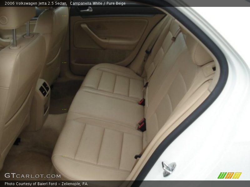 Campanella White / Pure Beige 2006 Volkswagen Jetta 2.5 Sedan