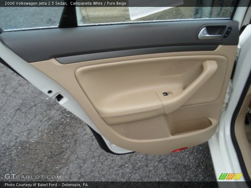 Campanella White / Pure Beige 2006 Volkswagen Jetta 2.5 Sedan