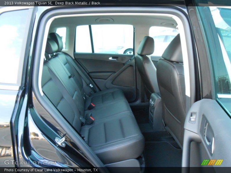 Deep Black Metallic / Black 2013 Volkswagen Tiguan SE
