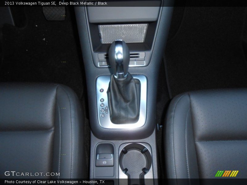 Deep Black Metallic / Black 2013 Volkswagen Tiguan SE
