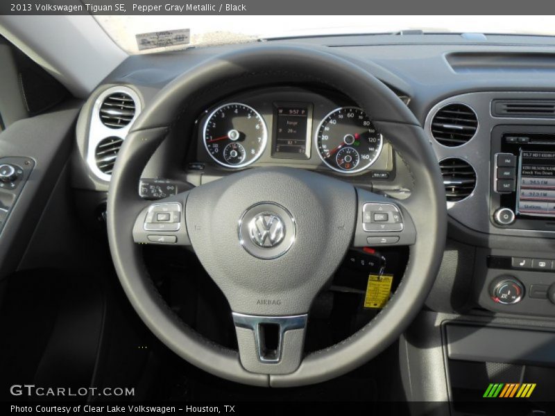 Pepper Gray Metallic / Black 2013 Volkswagen Tiguan SE