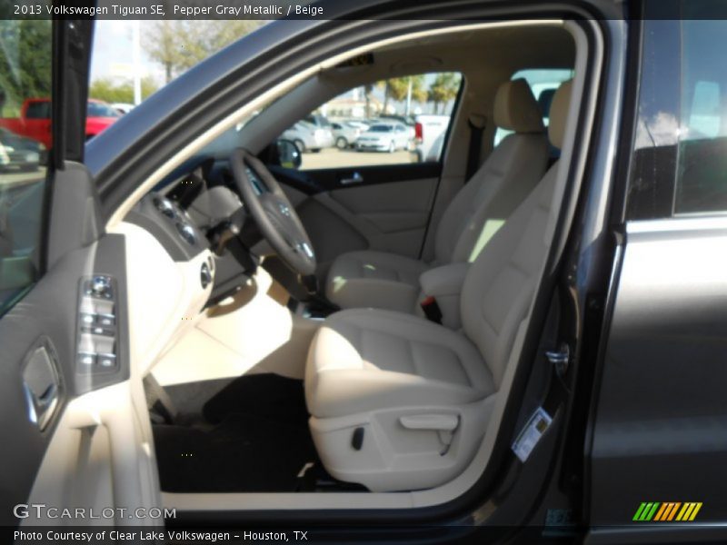 Pepper Gray Metallic / Beige 2013 Volkswagen Tiguan SE