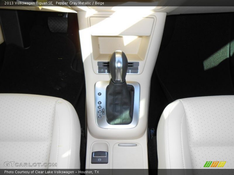 Pepper Gray Metallic / Beige 2013 Volkswagen Tiguan SE