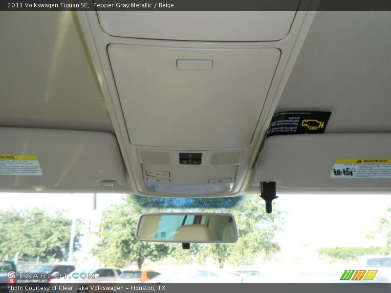 Pepper Gray Metallic / Beige 2013 Volkswagen Tiguan SE