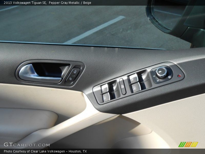 Pepper Gray Metallic / Beige 2013 Volkswagen Tiguan SE