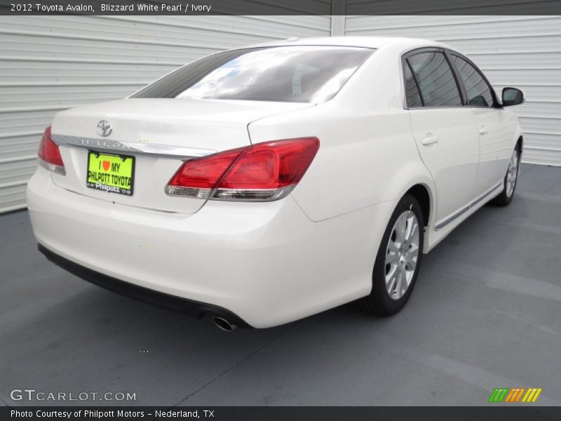 Blizzard White Pearl / Ivory 2012 Toyota Avalon
