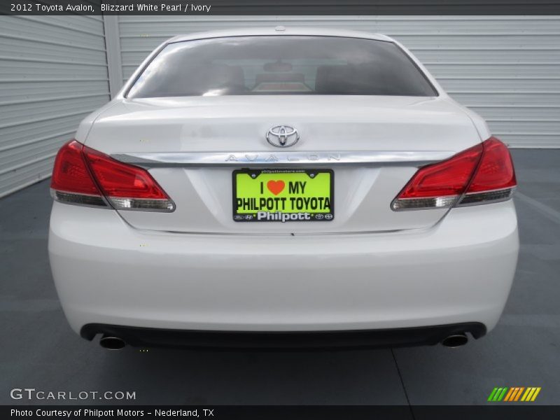 Blizzard White Pearl / Ivory 2012 Toyota Avalon