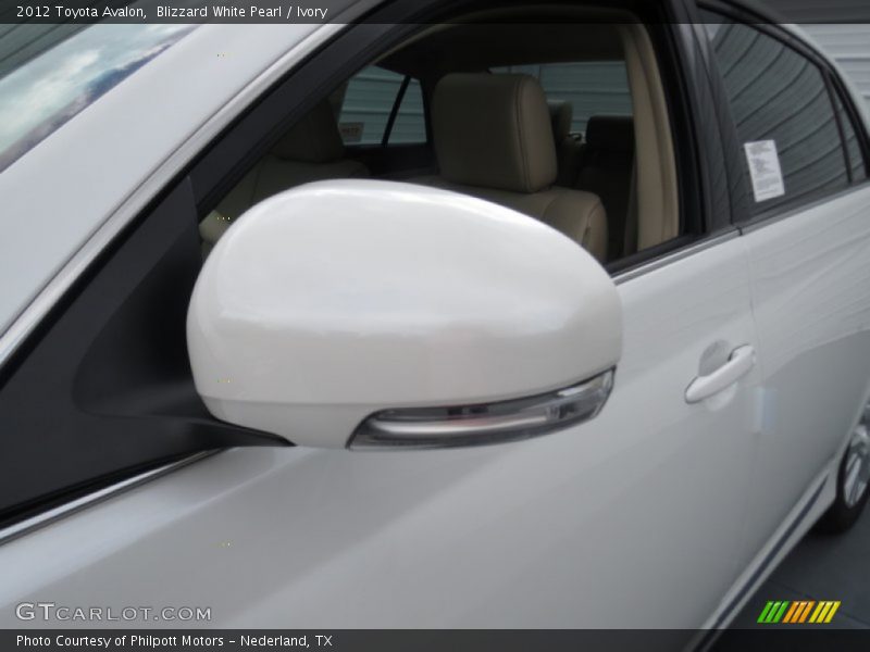 Blizzard White Pearl / Ivory 2012 Toyota Avalon