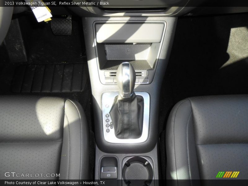 Reflex Silver Metallic / Black 2013 Volkswagen Tiguan SE