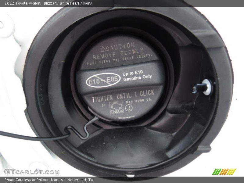 Blizzard White Pearl / Ivory 2012 Toyota Avalon