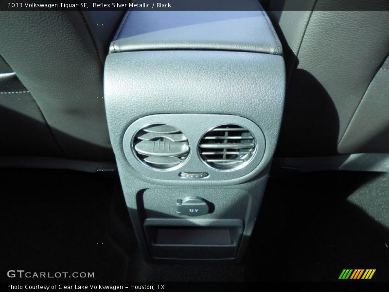 Reflex Silver Metallic / Black 2013 Volkswagen Tiguan SE