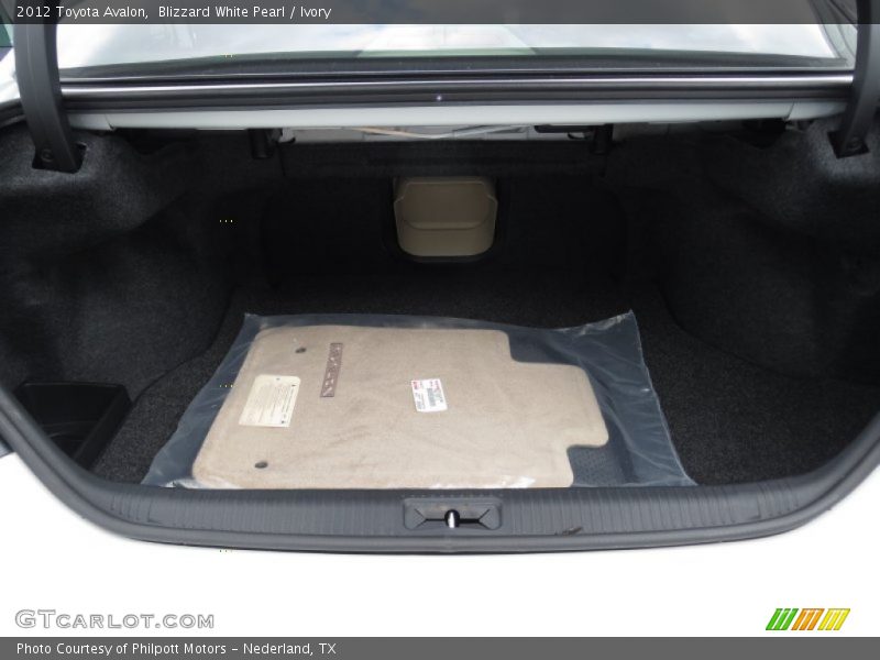 Blizzard White Pearl / Ivory 2012 Toyota Avalon
