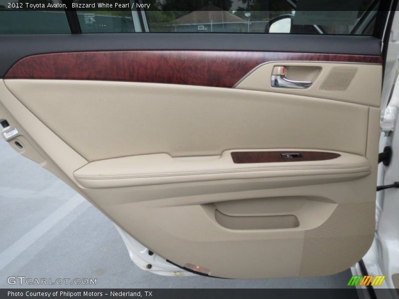 Blizzard White Pearl / Ivory 2012 Toyota Avalon