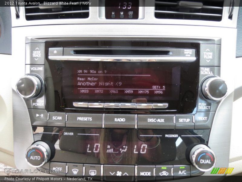 Blizzard White Pearl / Ivory 2012 Toyota Avalon