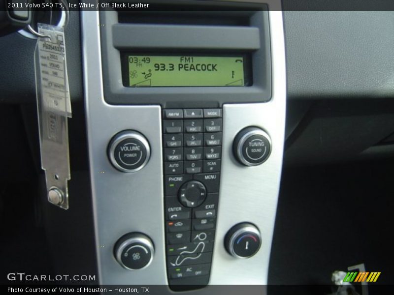 Ice White / Off Black Leather 2011 Volvo S40 T5
