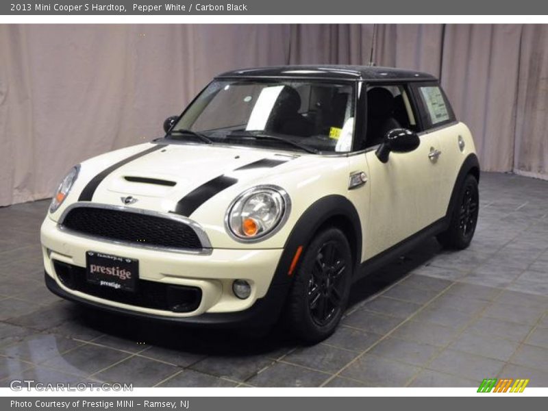 Pepper White / Carbon Black 2013 Mini Cooper S Hardtop