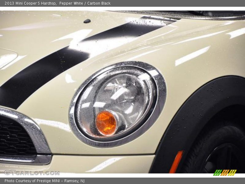 Pepper White / Carbon Black 2013 Mini Cooper S Hardtop