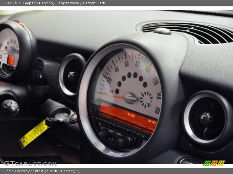 Pepper White / Carbon Black 2013 Mini Cooper S Hardtop