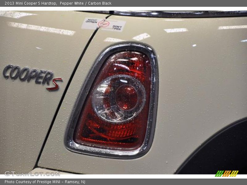 Pepper White / Carbon Black 2013 Mini Cooper S Hardtop