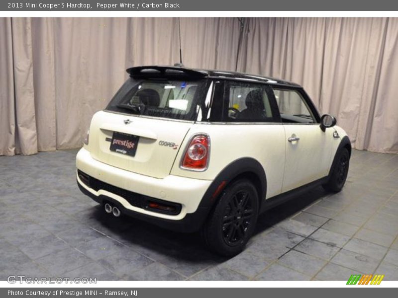 Pepper White / Carbon Black 2013 Mini Cooper S Hardtop