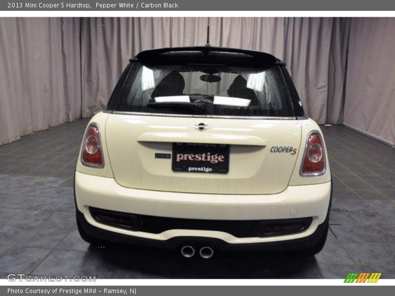 Pepper White / Carbon Black 2013 Mini Cooper S Hardtop