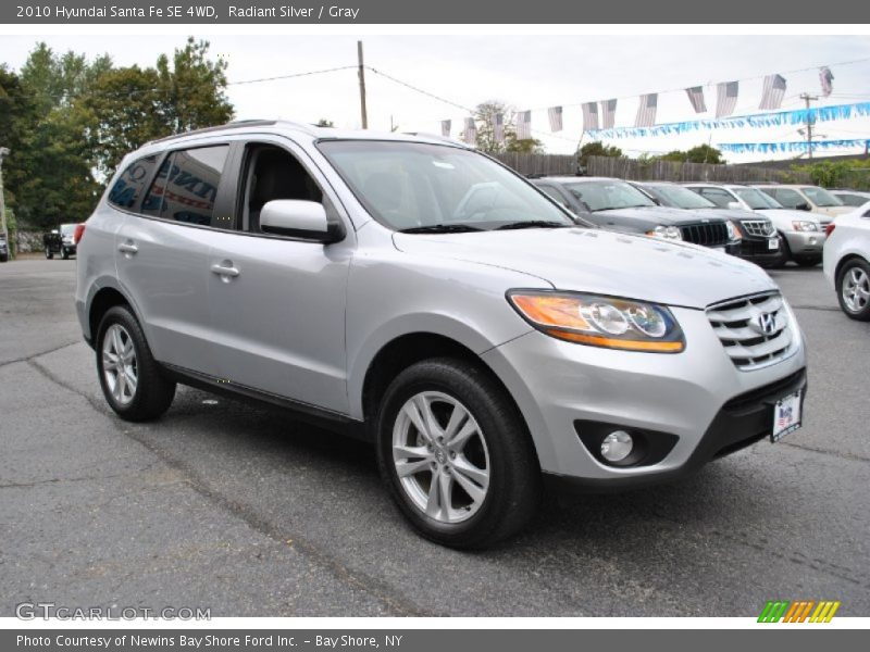 Radiant Silver / Gray 2010 Hyundai Santa Fe SE 4WD