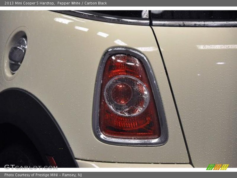 Pepper White / Carbon Black 2013 Mini Cooper S Hardtop