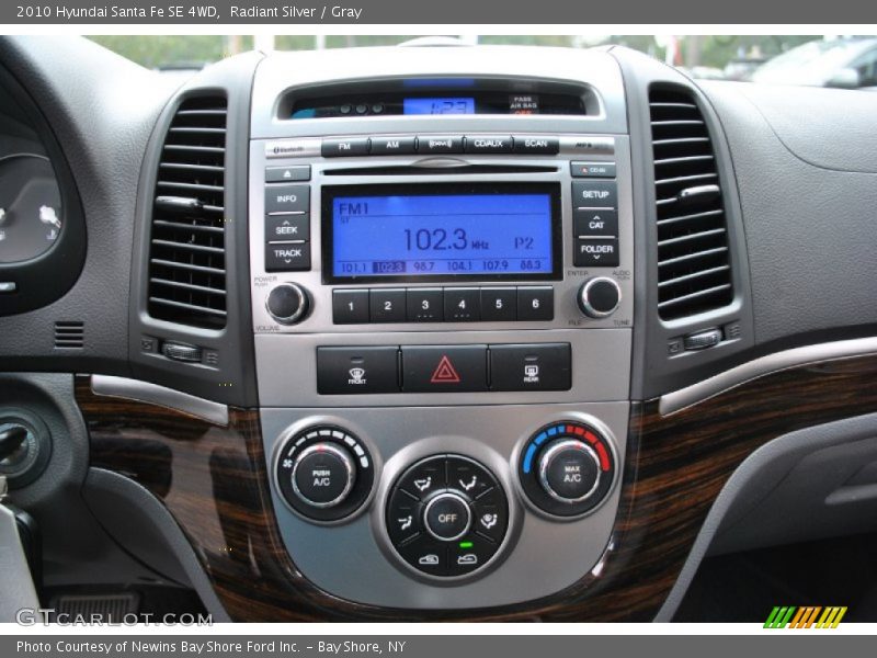 Radiant Silver / Gray 2010 Hyundai Santa Fe SE 4WD